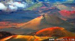 世界上最大的活火山，夏威夷摩那勞火山頻繁噴發