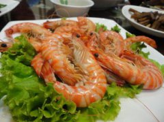 基圍蝦吃什么，吃水中的浮游生物