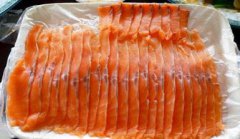 虹鱒魚和三文魚的區別，外觀、口感不同
