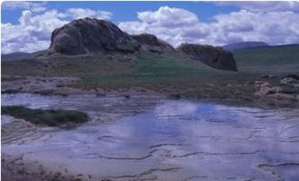 長江的源頭在哪里，包括昆侖山至唐古拉山間的廣闊地域