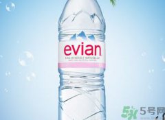 依云礦泉水多少錢一瓶，一瓶500ml的賣12元
