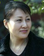 張凱麗和張嘉譯是什么關系，不是親姐弟關系只是朋友關系
