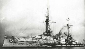 戰列艦和戰列巡洋艦的區別，戰列巡洋艦裝甲比戰列艦薄弱