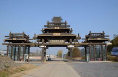 湖北最窮的三個市，是恩施、黃岡、荊州而恩施最窮