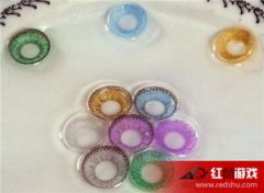 隱形眼鏡可以用礦泉水泡嗎，不可以通常需要先放在護理液中浸泡的