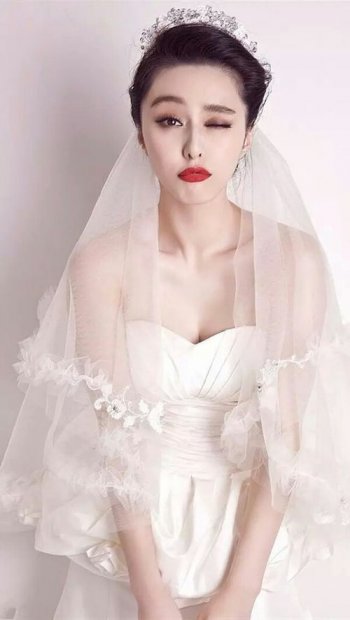 周峻緯的婚紗照，在網上并沒有只知道他老婆是個模特