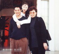 李連杰和利智的故事，二人初識于1989年《龍在天涯》