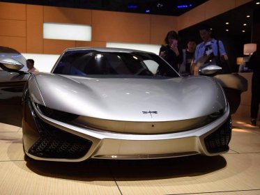 蜻蜓標志的跑車是什么車，是前途牌新能源跑車