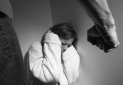 家暴男人最怕妻子怎么做，娘家找上門會讓他膽戰心驚