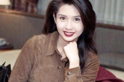 美人三分齙是什么意思，就是說很多美人都有輕微的嘴凸